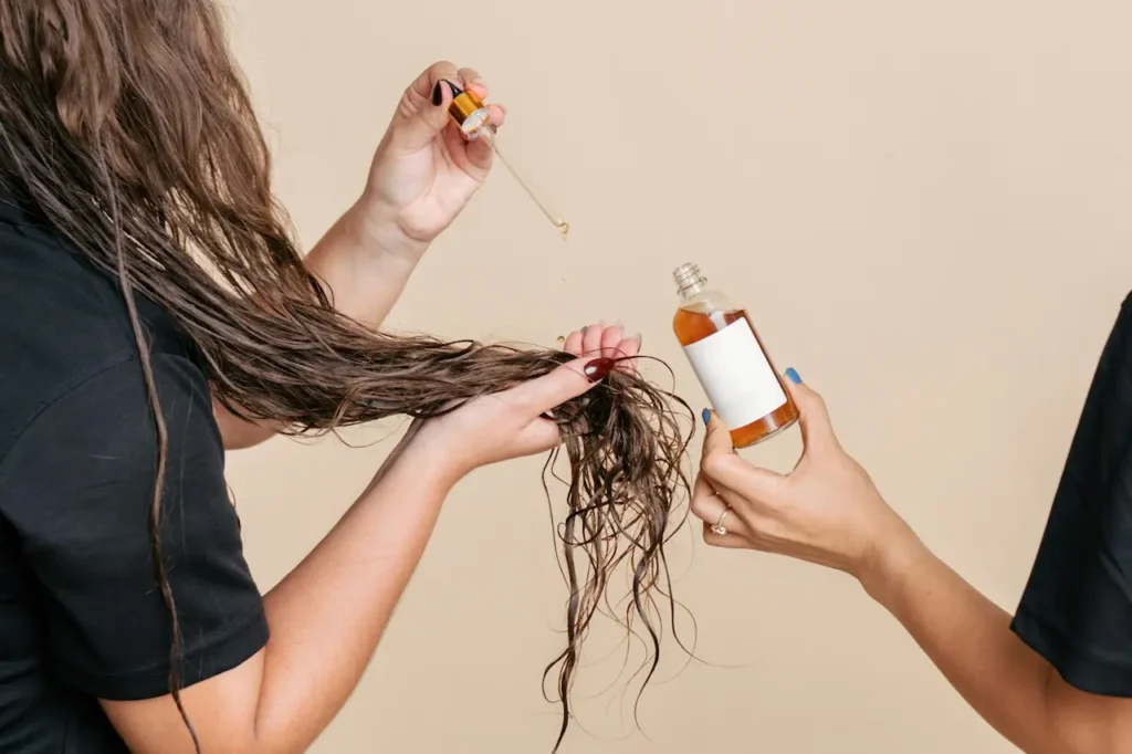 How To Keep Your Hair Healthy Applying Oils